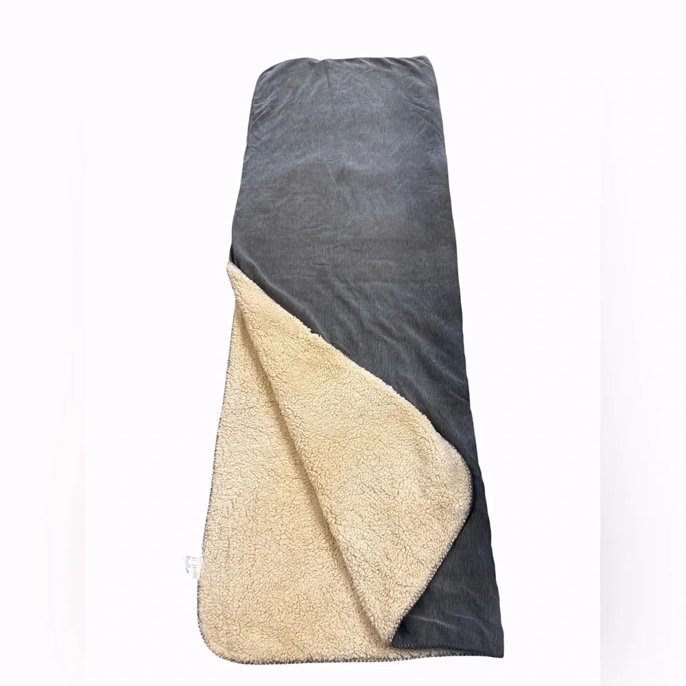 Heniemo Home Reversible Granite Gray Fleece/Cream Sherpa Double Blanket NEW
